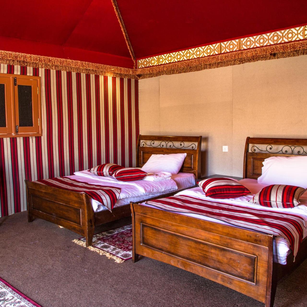 Thousand Nights Camp Hotel Shāhiq Eksteriør billede